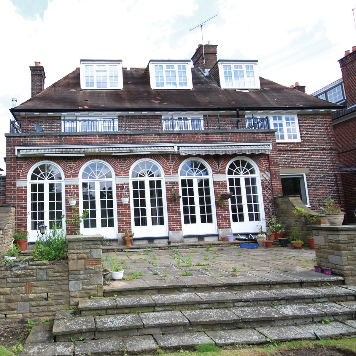 R Road (West Hampstead)